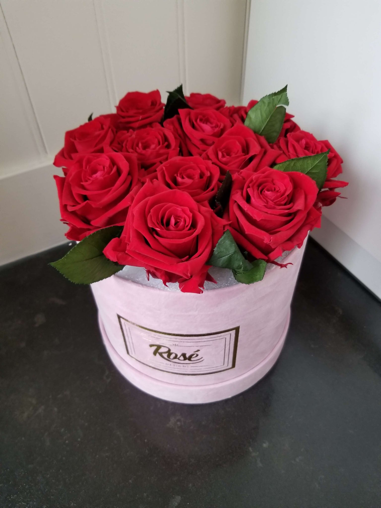 1 Dozen Large Pink Velvet Touch Rose Box